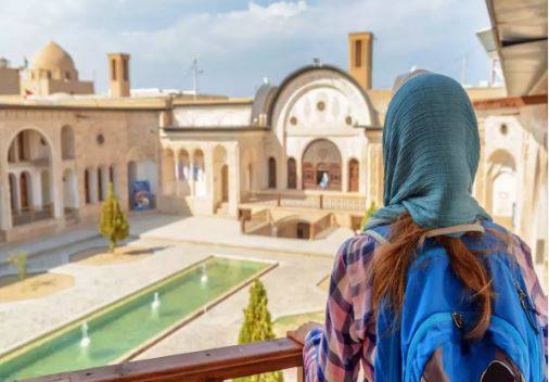 İran turistlər üçün COVID-19 ilə bağlı məhdudiyyətləri ləğv edib
