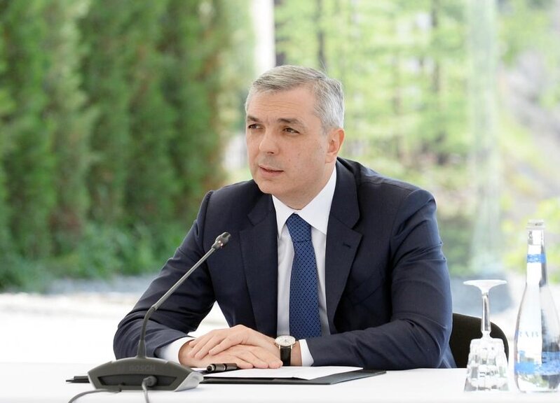 Həkəri çayının sahilində 