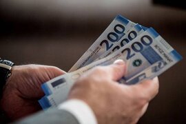 Bələdiyyə işçilərinin əməkhaqqından tutulmalar necə tənzimlənir?