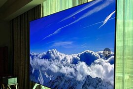 "LG" dünyanın ilk naqilsiz televizorunu təqdim edib
