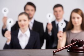 "Deka Bank"ın əmlakı hərraca çıxarılır