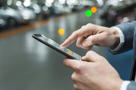 Azərbaycanda yaşamaq hüququ olan xarici vətəndaşlar "e-Tabib"də qeydiyyatdan keçə bilərlər