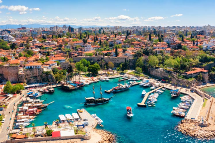 Türkiyə 2023-də 60 milyon nəfər turist və 56 milyard dollar gəlir - GÖZLƏYİR