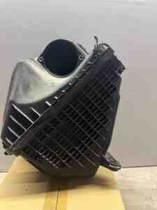 Hyundai SantaFe 2013-2018 hava filter korpusu Hyundai SantaFe 2013-2018 hava filter korpusu