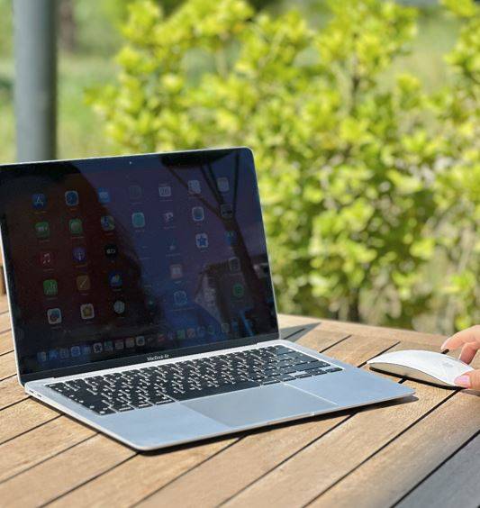 Müasir təhsildə qadcetlərin rolu: MacBook və iPad ilə yeni imkanlar