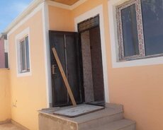 Binəqədi qəsəbəsi mərkəzdə 2 otaqli həyət evi
