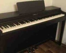 Yamaha digital piano CLP-525B