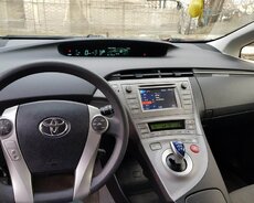 Toyota prius arenda