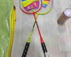 Badminton raketi və valanı Defeeat