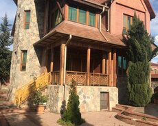 Villa satílír Qubada Qeçreş kəndi
