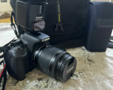 Canon 700 D fotoaparat