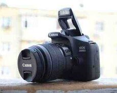 Fotoaparat Canon 2000d