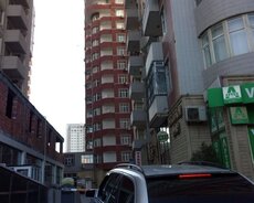130 kv olan 2-dən 3-ə düzəlmə super təmirli mənzil satılır