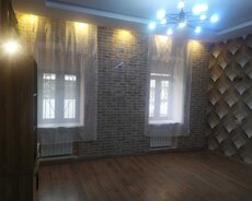 Heydər Əliyev mərkəzinin və Rəssamlıq Akademiyasının yanı