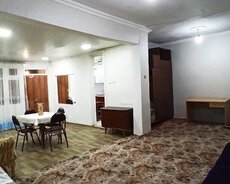 2 mərtəbəli evin 2ci mərtəbəsi kirayə verilir