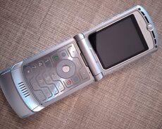 Motorola V3 ideal veziyetde (originaldir)