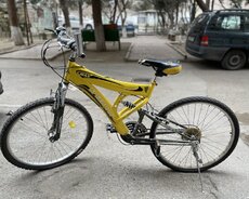 Köhne lakin istifadeye uyğun velosipeddir