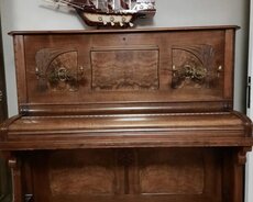 Antik piano