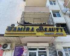 Qabarıq qizili parildayan hərflər