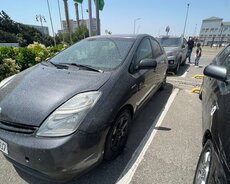 toyota Prius Nəgd Satiş 11.000 Manat