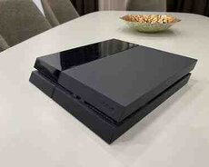 Sony PlayStation 4