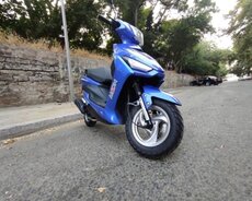 Moped Moon icare