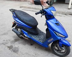 Moon moped satilir
