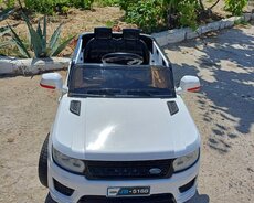 uşaq üçün maşın satilir.Range Rover