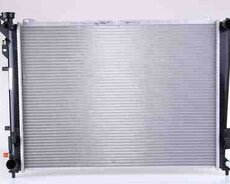 Hyundai Sonata (2008-)  su radiatoru (25310-3K190)