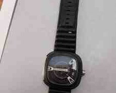 SevenFriday qol saatı