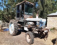 Traktor T28