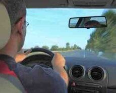 Taksi sürücüsü tələb olunur