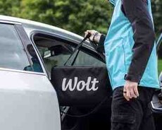 Sürücü-kuryer tələb olunur