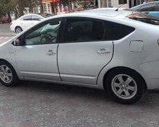 Arendaya verilir Toyota Prius 20 Kuza gündəlik 30 manat