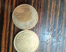 2 ədəd gerbli 20 qəpik satılır