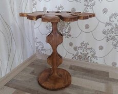 Декоративный деревянный стол