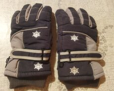 10, 11 yaşlı oğlan uşağı üçün əlcək