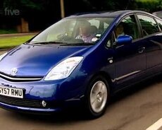 Toyota Prius İcarəsi