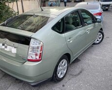 Arendaya verilir qamaqla Toyota Prius gündəlik 25 manat