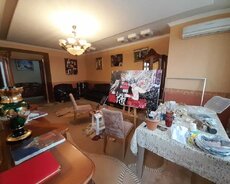 Xarici Dillər Universitetinin yanında 4 otaqlı ev satılır