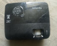 Proyektor Mitsubish və Viewsonic