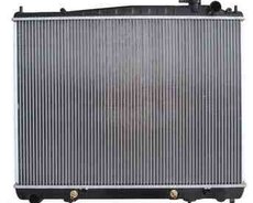 Nissan Pathfinder R50 su radiatoru