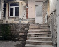 Məştağada həyət evi satılır