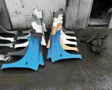 Nissan Tiida qanadı