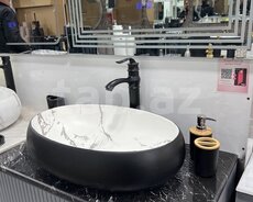 Mərmərli moydadır