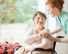 Услуги сиделки на дому 24/7 для больных и пожилых людей