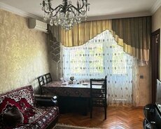 Ukrayna dairəsində 5 otaqlı mənzil satılır