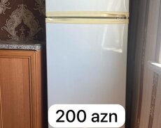 Продам 2-х дверный холодильник