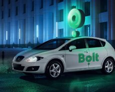 Таксомоторной компании "Болт" требуются водители