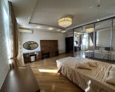 Продается квартира возле Баку Молл.